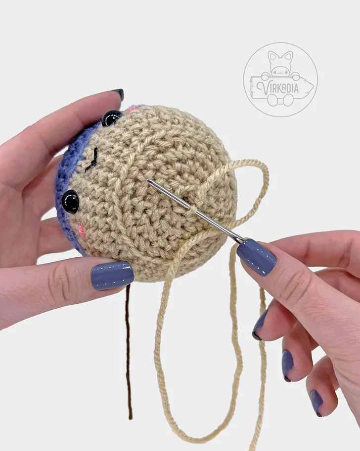 free crochet drip glaze pot amigurumi pattern tutorial of how to sew the bottom hole closed