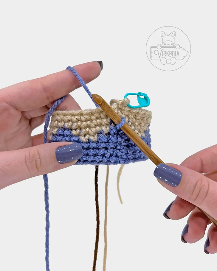 free plant amigurumi pattern tutorial of how to begin the slip stitch border