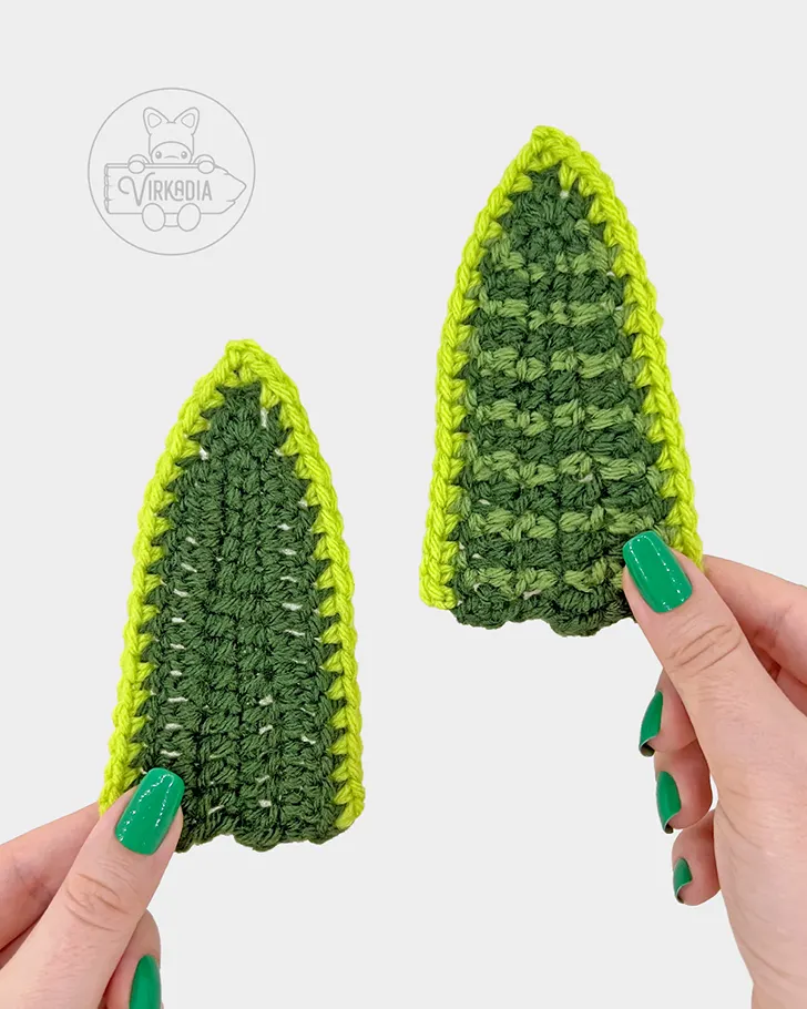 crochet snake plant amigurumi pattern comparison of leaf versions with and without color changing