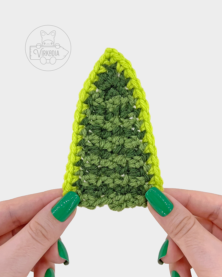 crochet snake plant amigurumi pattern tutorial of how the finished medium leaf should look