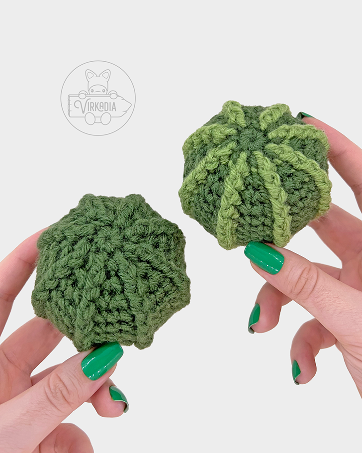 crochet cactus amigurumi pattern tutorial of how the different color versions look