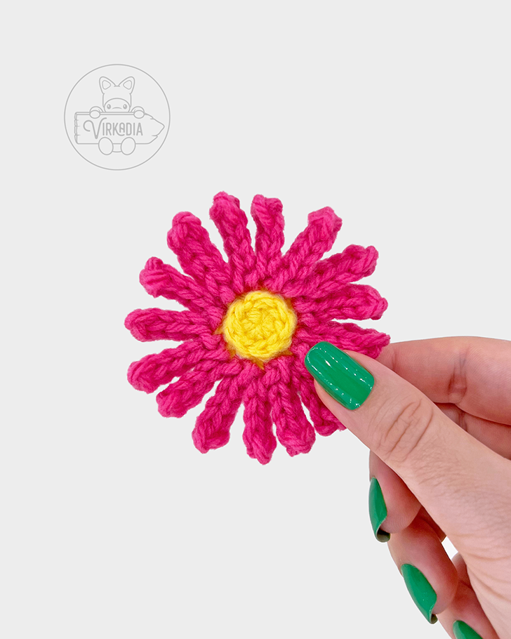crochet cactus amigurumi pattern tutorial of how the back petals of the flower should look