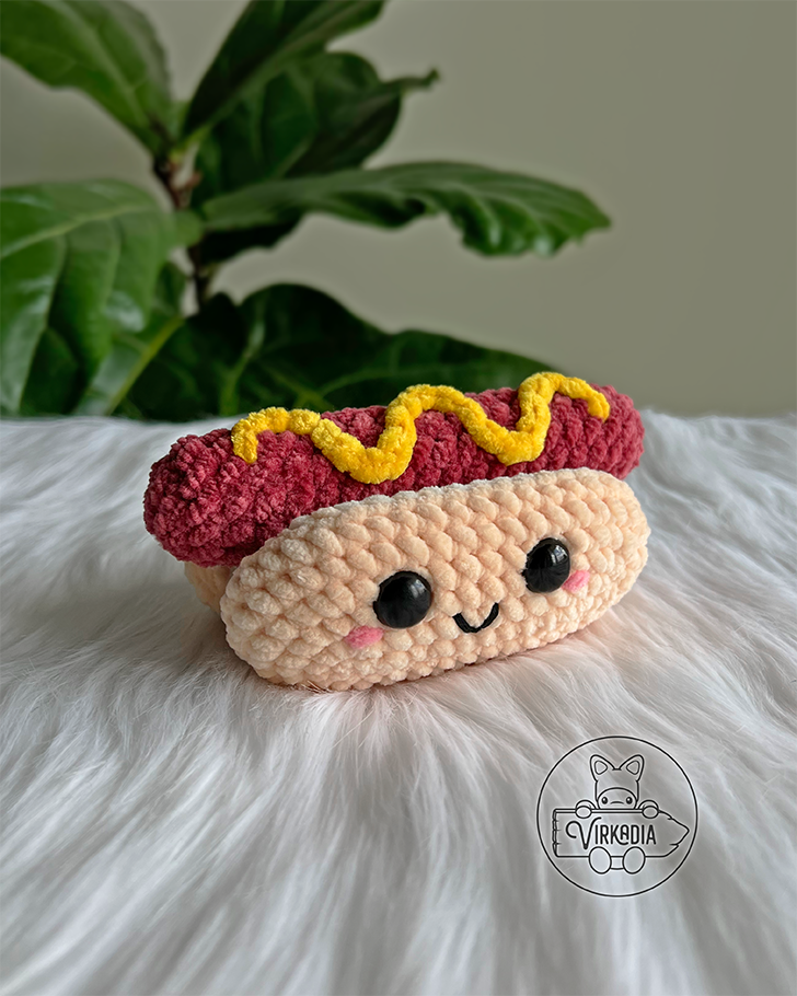 crochet hot dog amigurumi plushie in chunky yarn for barbecue party decorations, DIY holiday decor, summer crafts, and handmade gifts