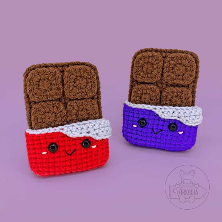 free crochet chocolate bar amigurumi plushies for Valentine's Day decorations, romantic crafts, food decor, and DIY anniversary gifts