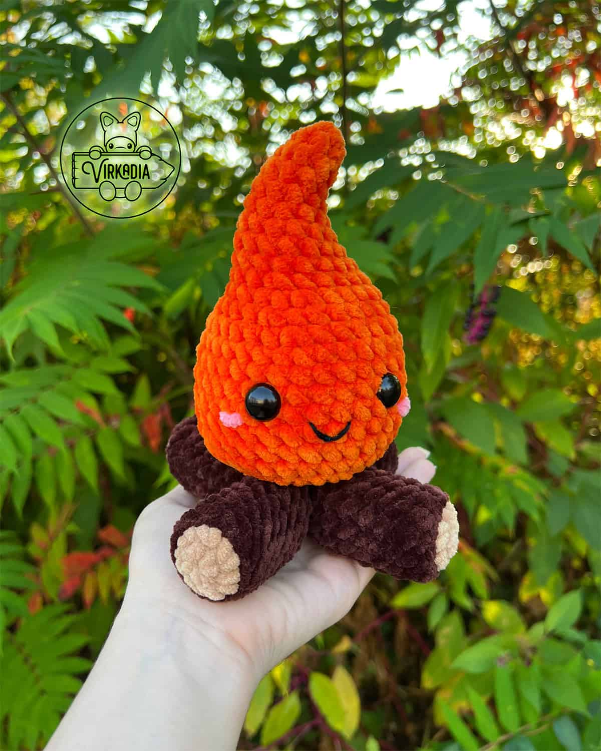 free crochet campfire amigurumi softie in chunky yarn for summer crafts, DIY fall decor, and handmade gifts