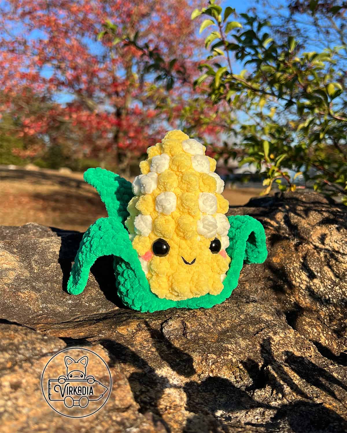 free crochet corn amigurumi plushie in chunky yarn for Thanksgiving decorations, DIY fall decor, and handmade gifts