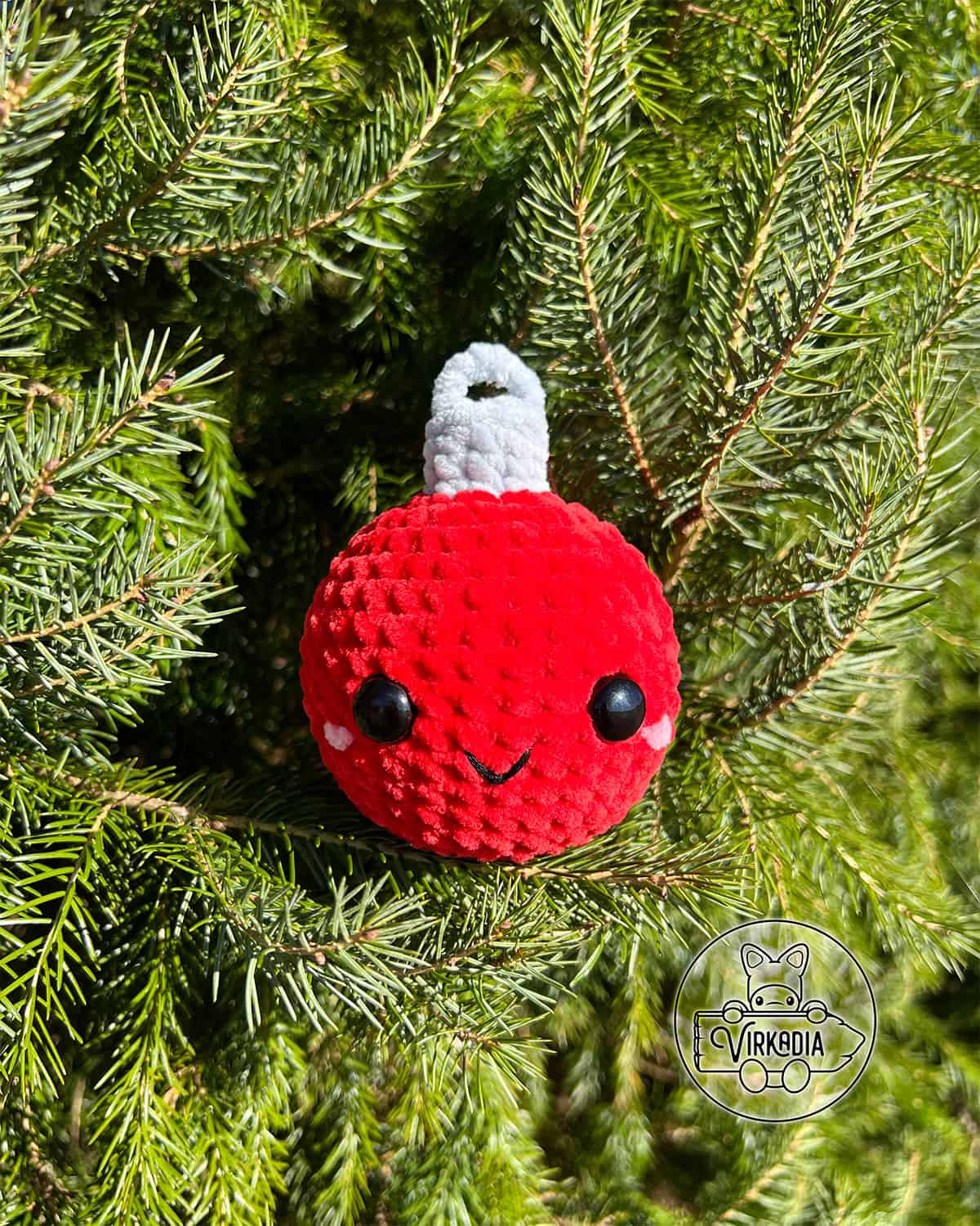 crochet ornament amigurumi plushie in chunky yarn for Christmas decorations, DIY winter decor, and handmade holiday gifts