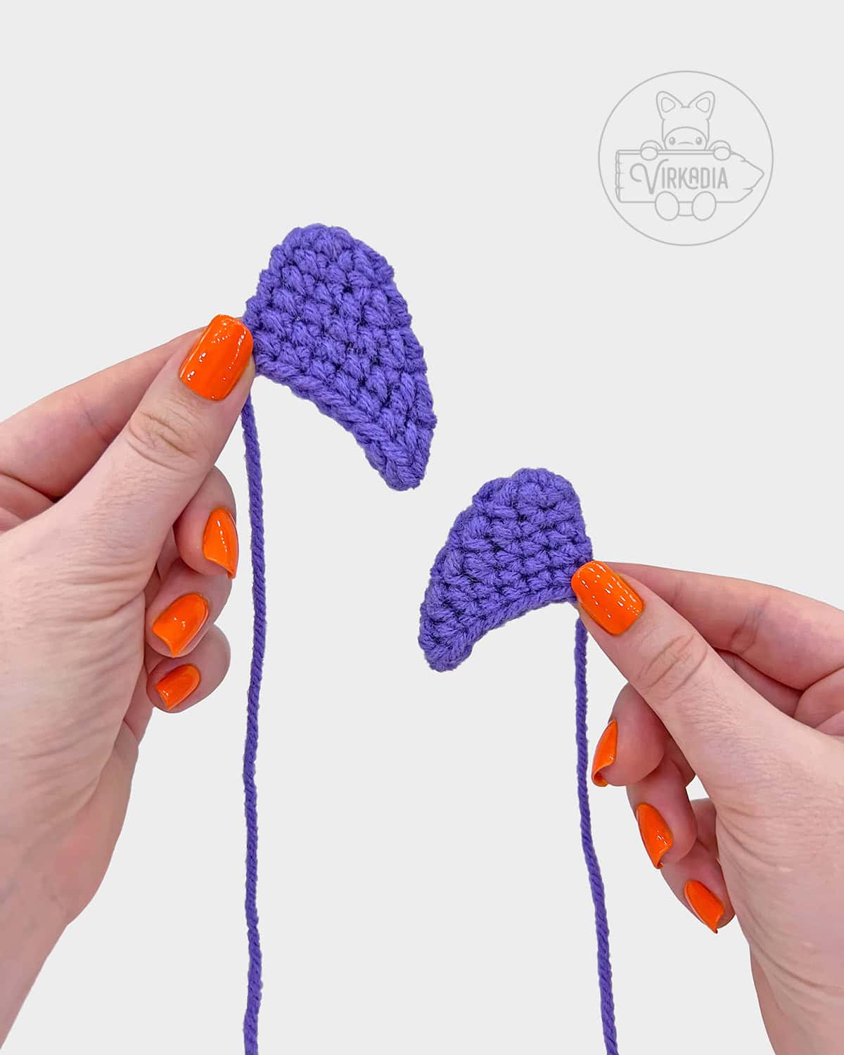 free amigurumi pattern tutorial of how the ears should look