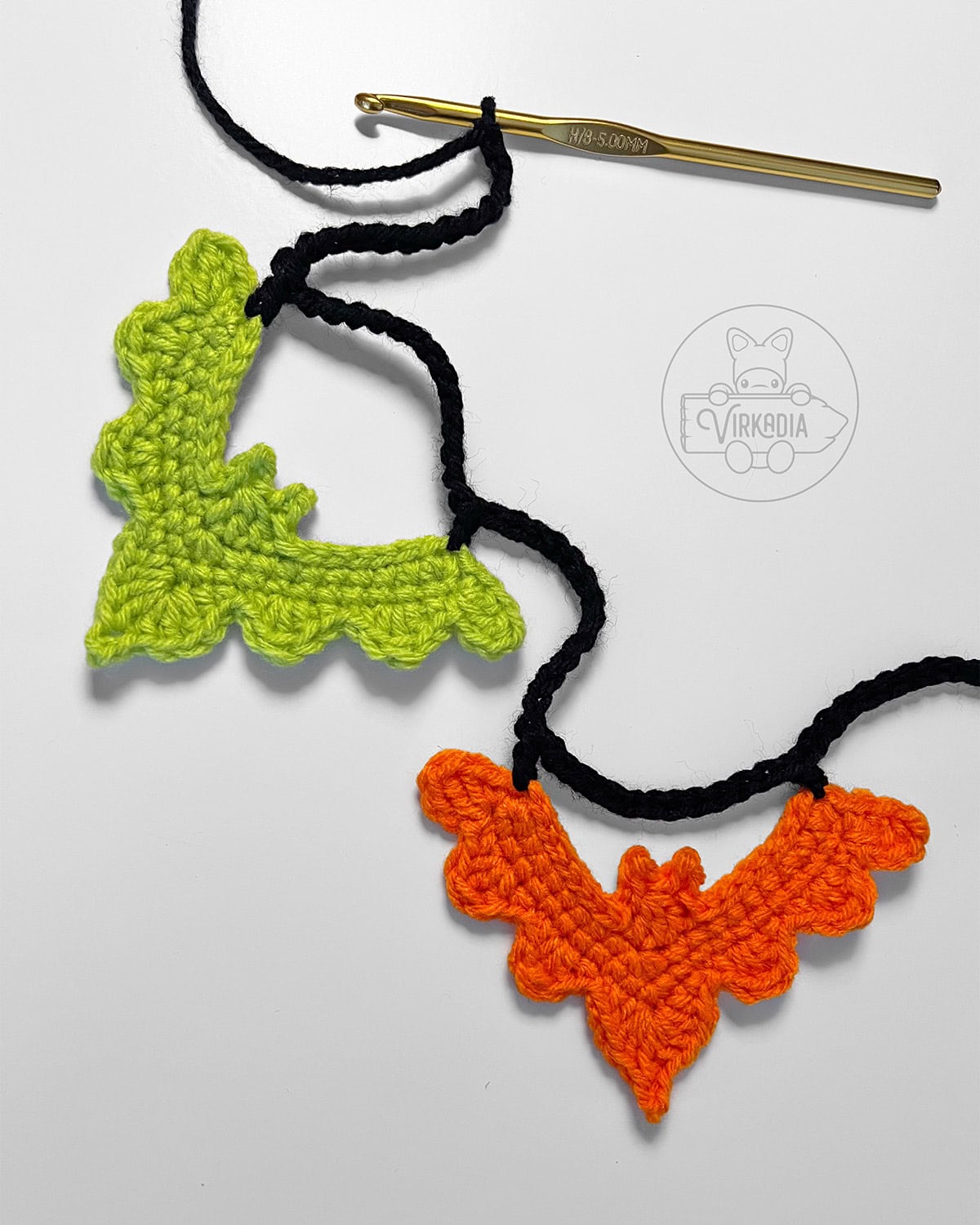 free crochet bat Halloween garland pattern tutorial of how to attach the motifs together into a wall hanging