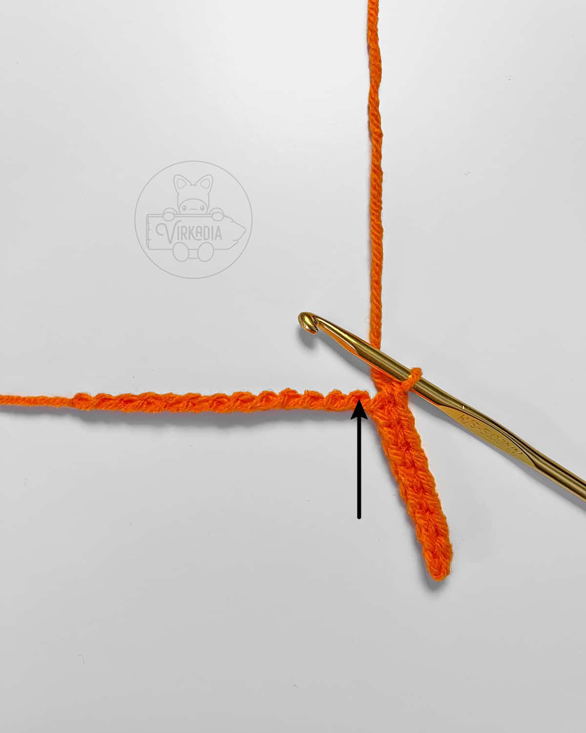 free pattern tutorial of how to work into the back bars of the chain stitches