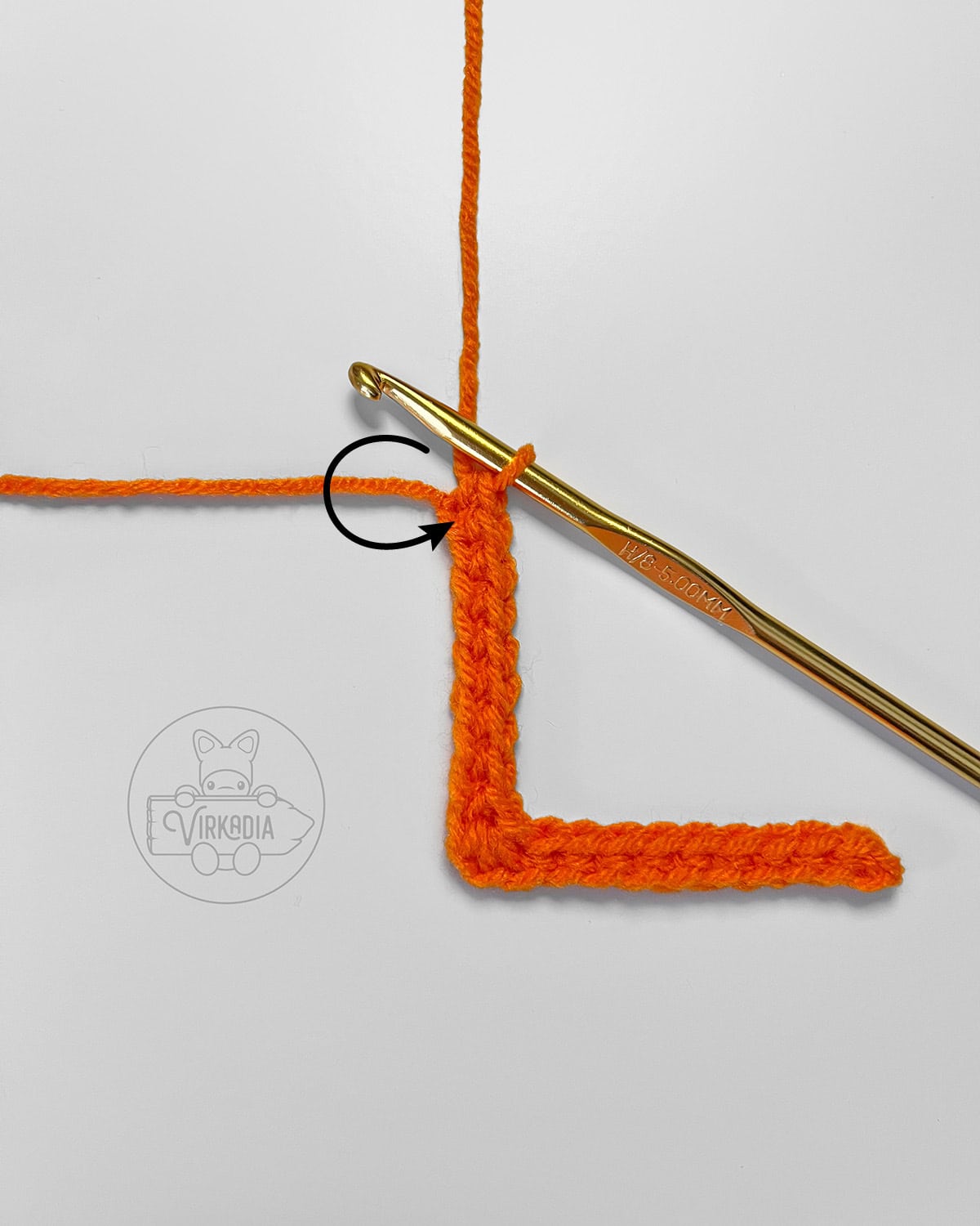 free pattern tutorial of how to work into the other side of the chain stitches