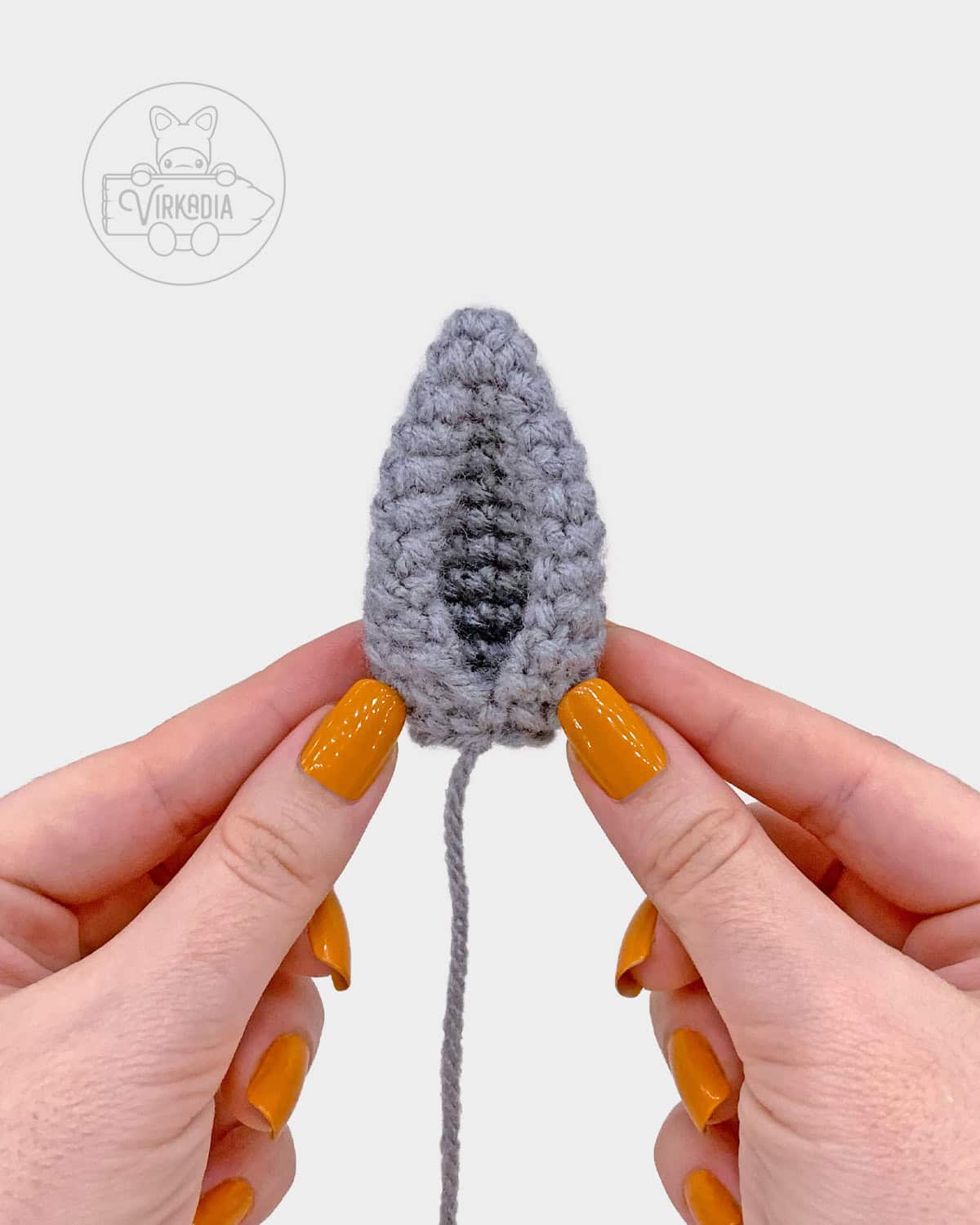 free amigurumi pattern tutorial of how the ear should look