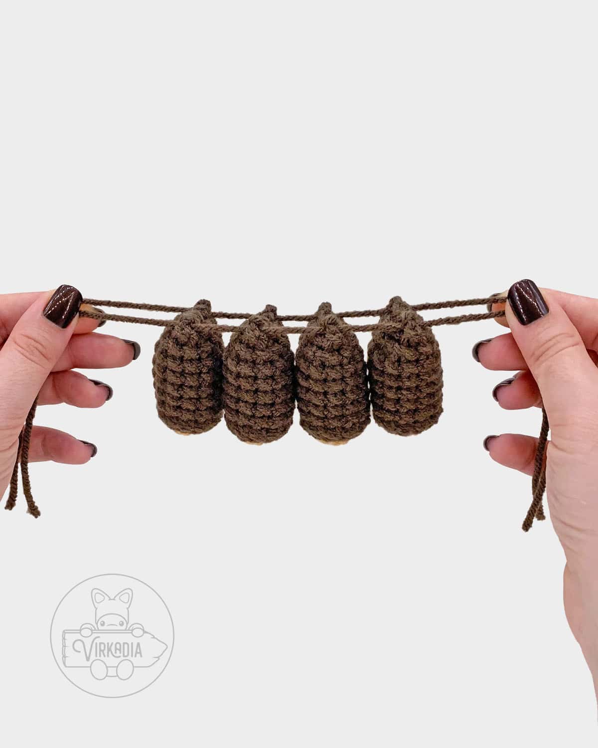 free amigurumi tutorial of how to sew the logs together