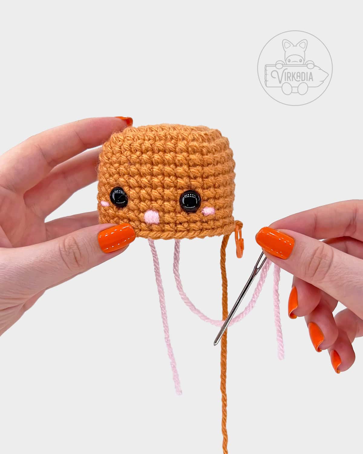 free amigurumi pattern tutorial of how to add the nose