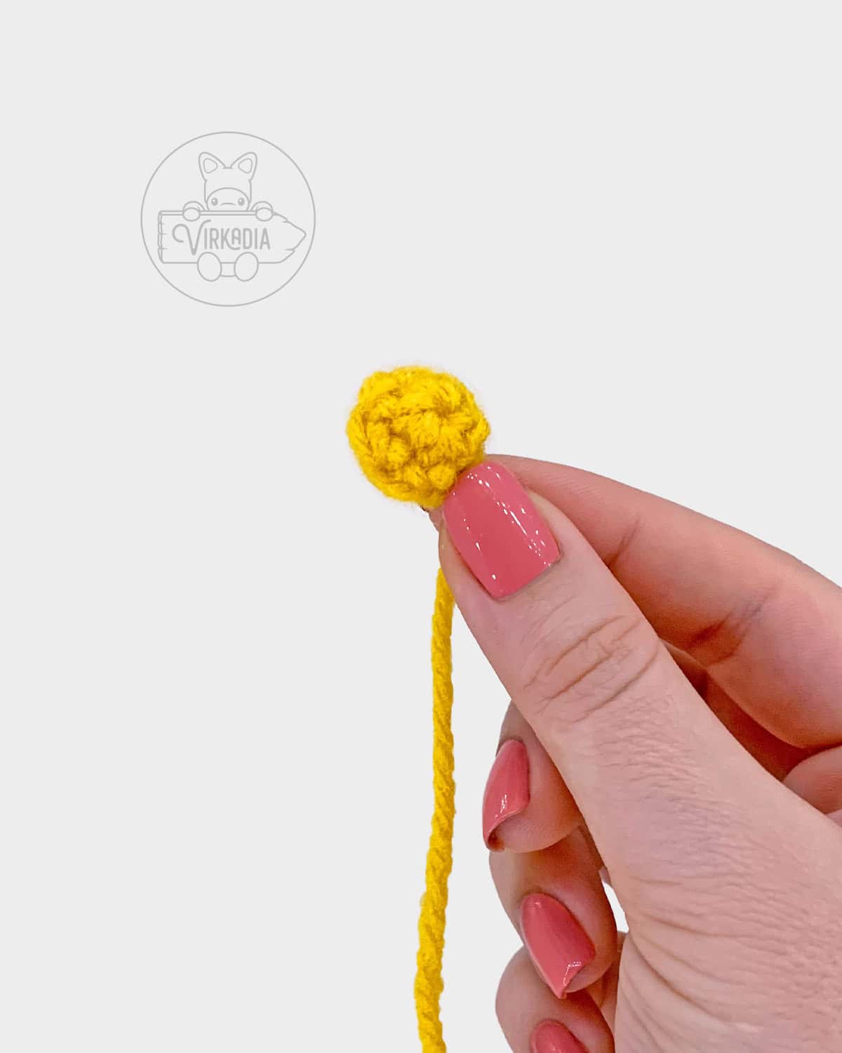 free amigurumi pattern tutorial of how the beak should look