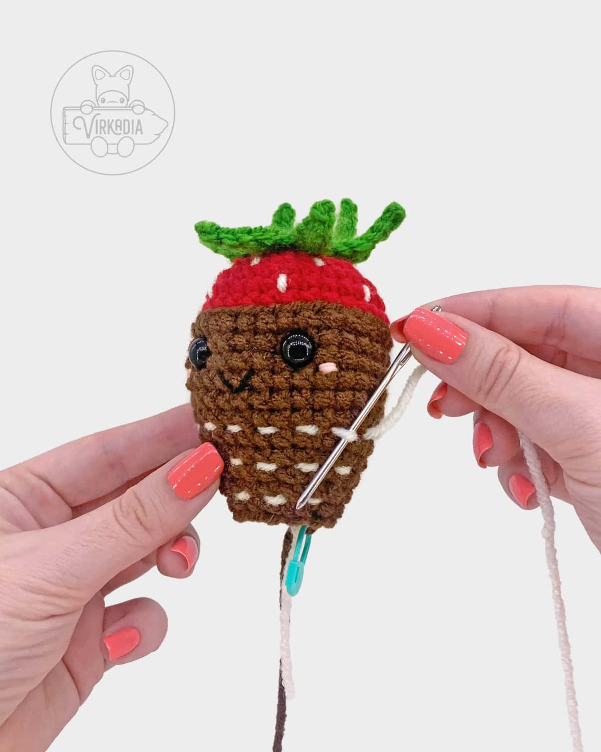 free crochet chocolate strawberry amigurumi pattern tutorial of how to embroider the decorative lines part one