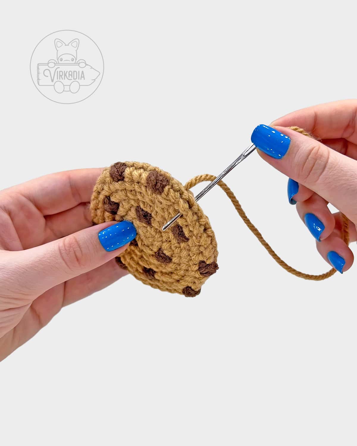 free crochet cookie ice cream sandwich amigurumi pattern tutorial of how to shape the cookie