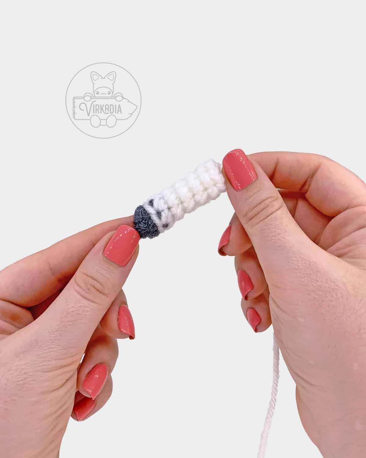 free amigurumi pattern tutorial of how the arm should look