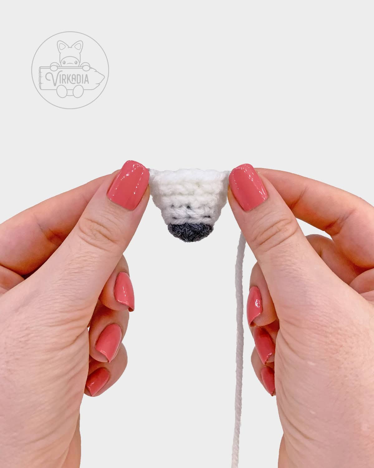free amigurumi pattern tutorial of how the leg should look