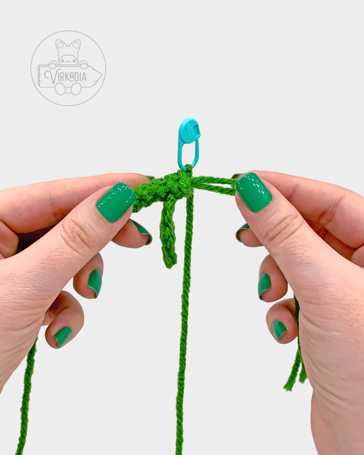 free plant amigurumi pattern tutorial demonstration of how to attach the short leaves
