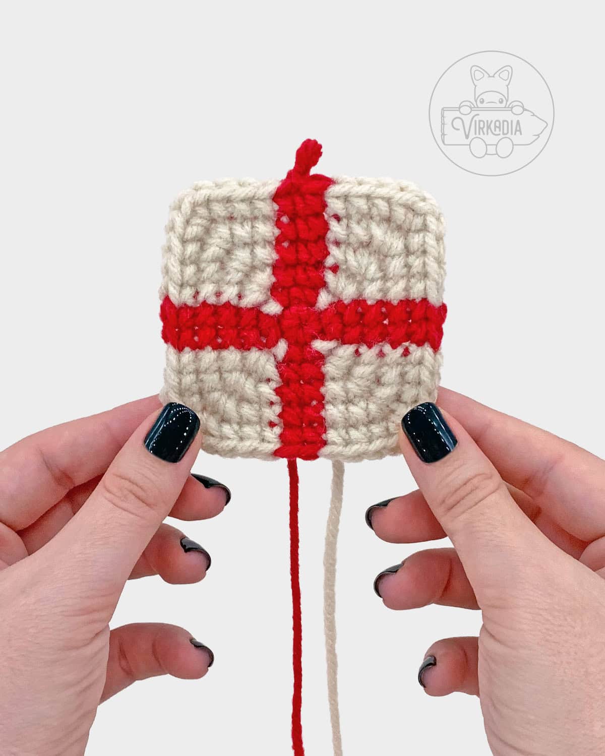 free amigurumi pattern tutorial of how the top should look