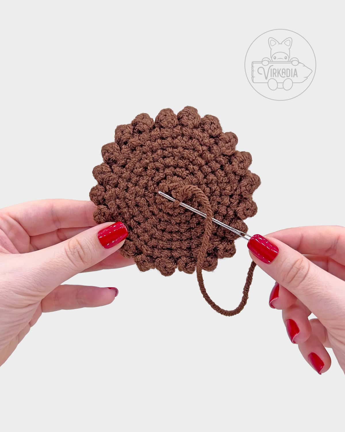 free crochet hamburger amigurumi pattern tutorial of how to sew the patty closed
