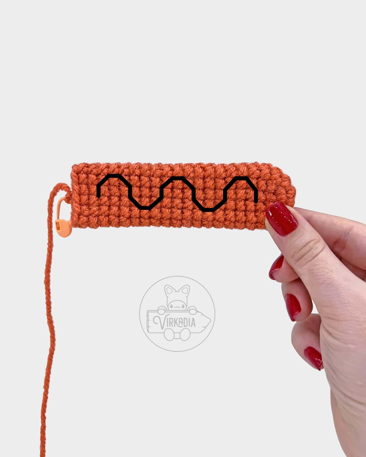 free crochet hot dog amigurumi pattern tutorial of where to add the mustard with surface crochet