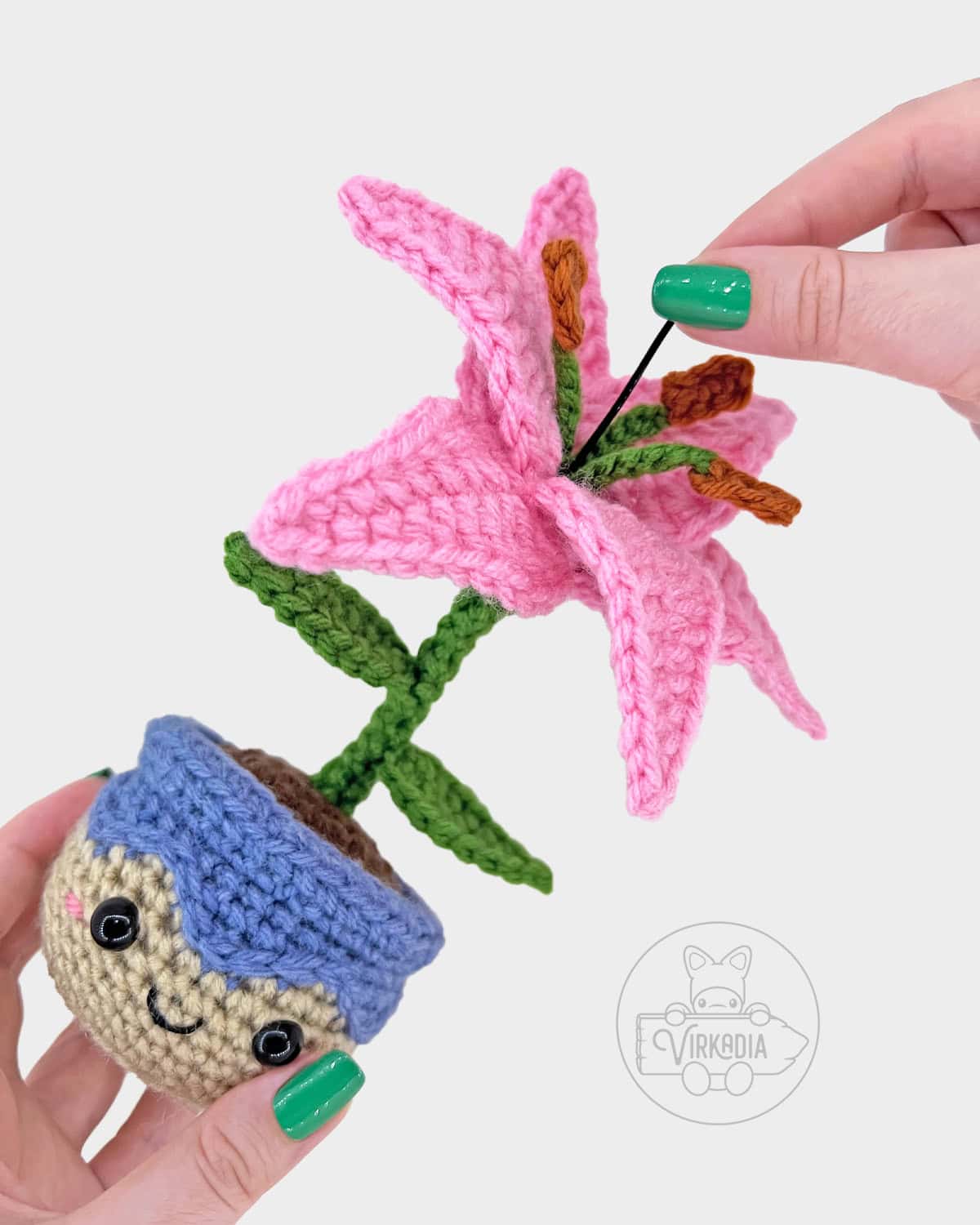 free crochet lily pattern tutorial of how to add the wire