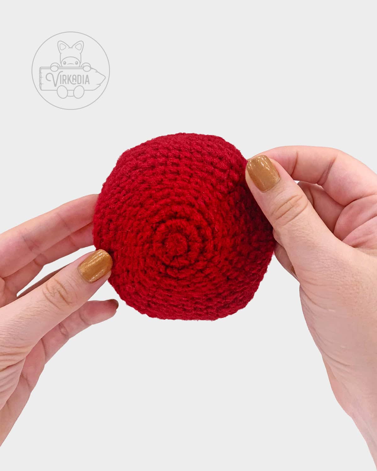 free amigurumi pattern tutorial of how the cap should look before adding the spots