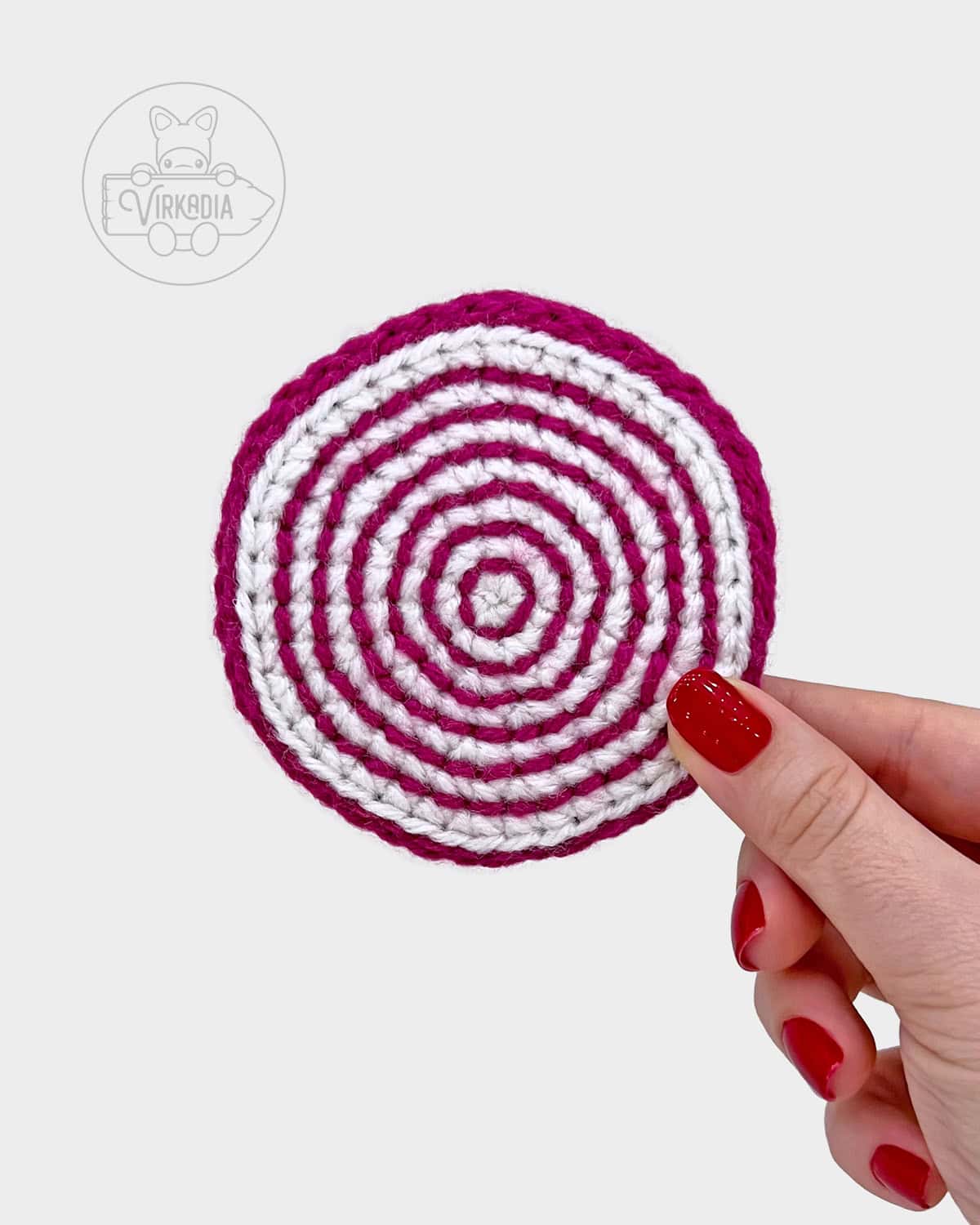 free crochet hamburger amigurumi pattern tutorial of how the onion slice should look