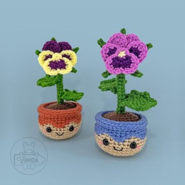 free crochet pansy amigurumi plushies for floral decorations, DIY gifts, spring crafts, and plant decor