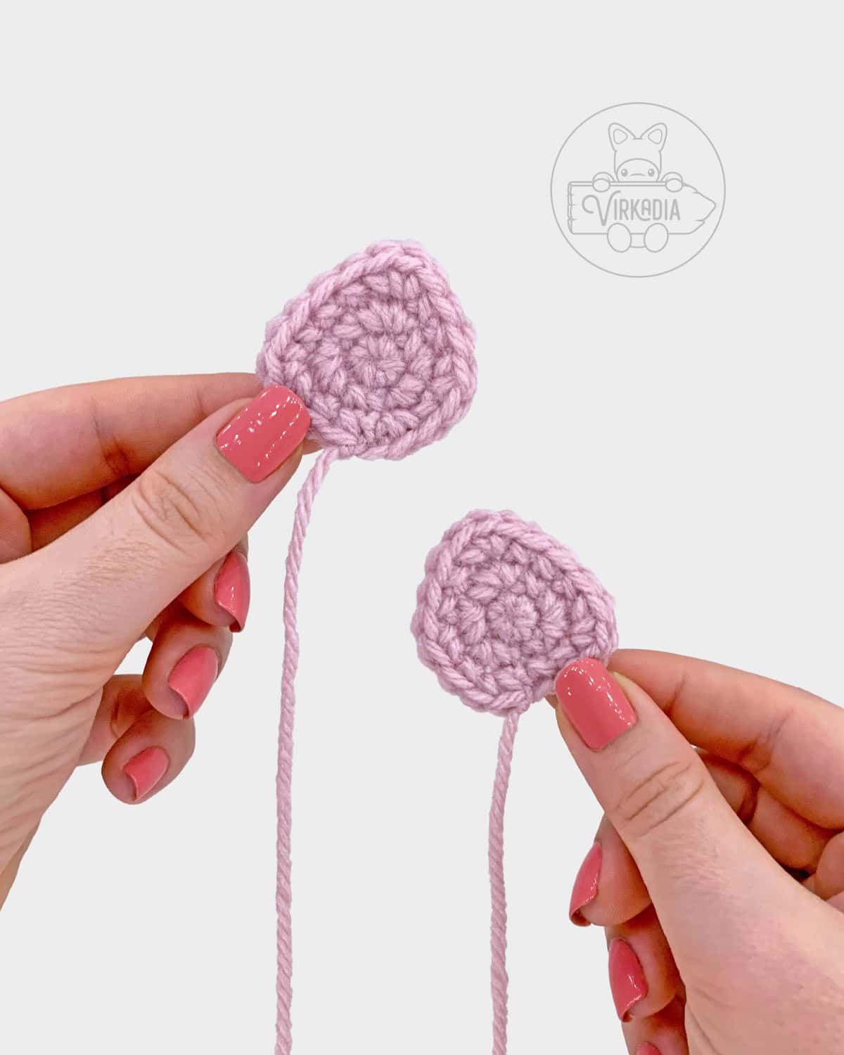free amigurumi pattern tutorial of how the ears should look