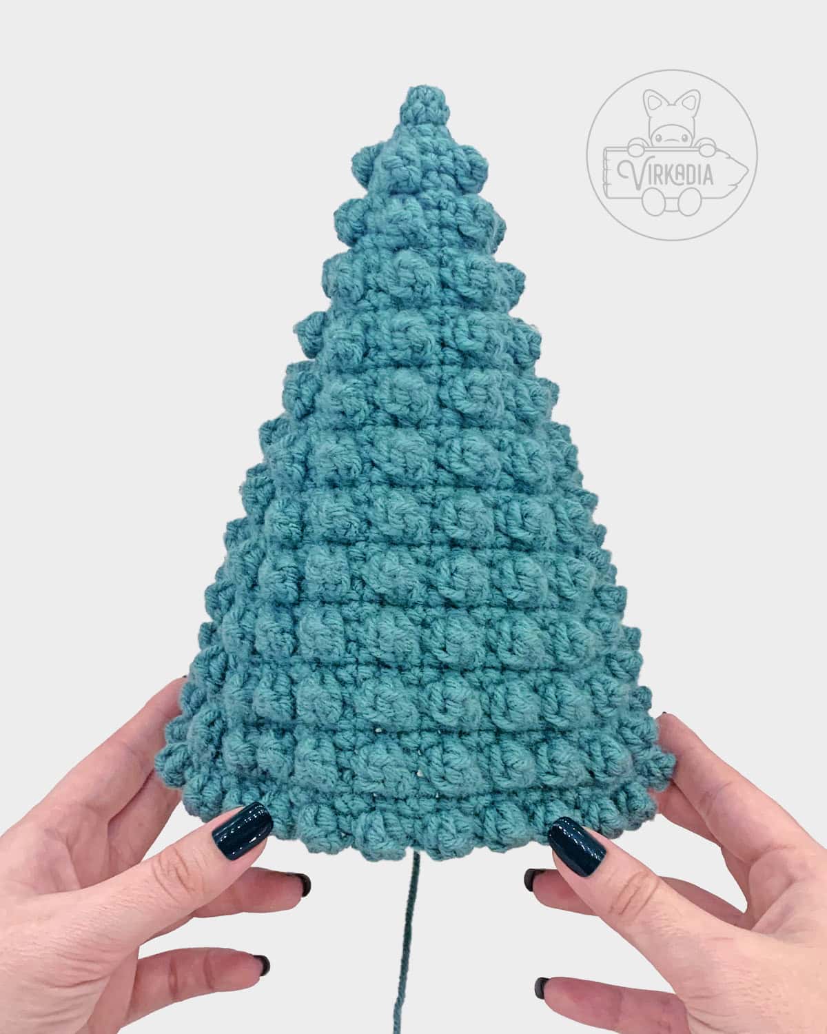 free minimalist crochet Christmas tree amigurumi pattern tutorial of what the large tree looks like