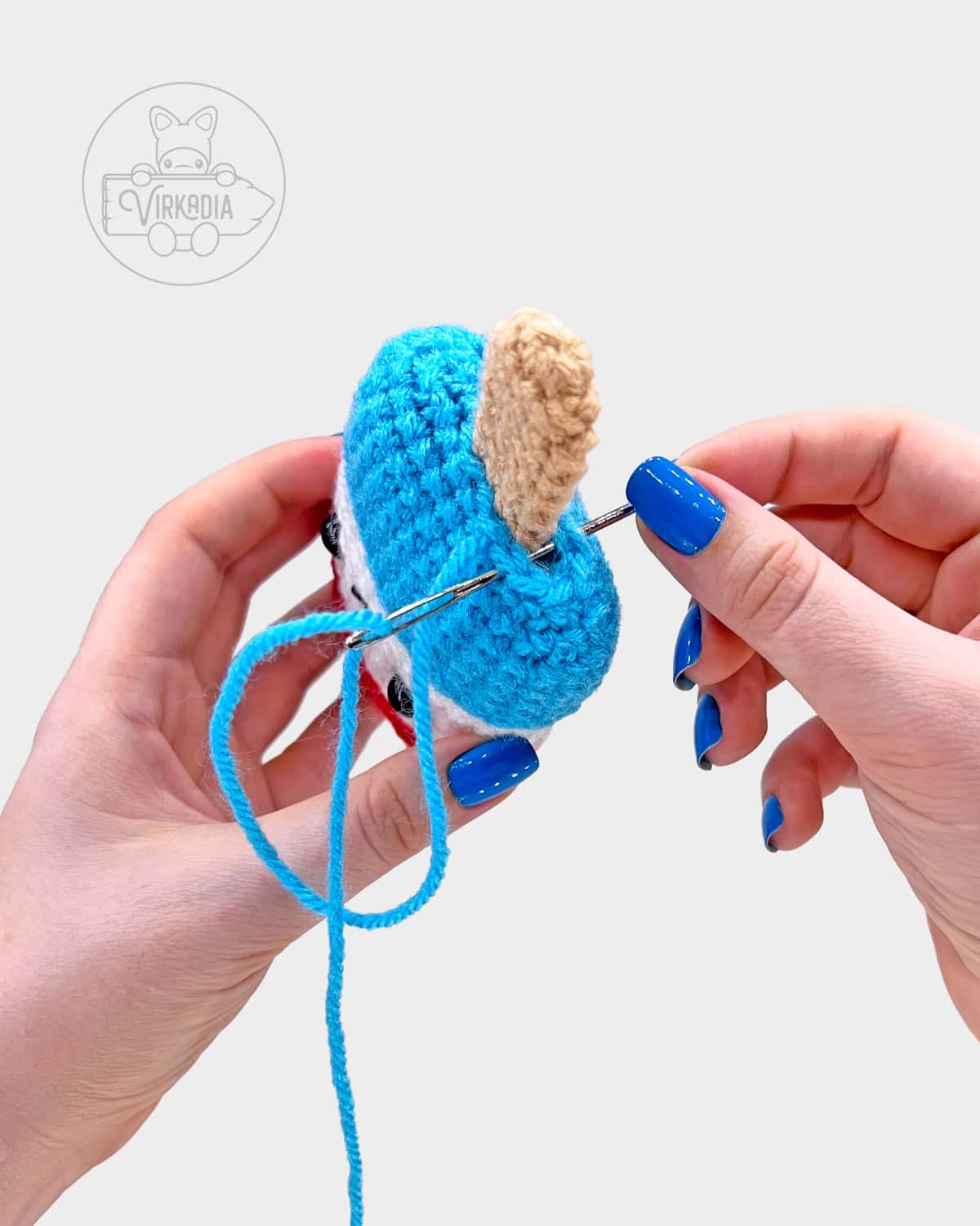 free crochet ice pop popsicle amigurumi pattern tutorial of how to sew the bottom closed