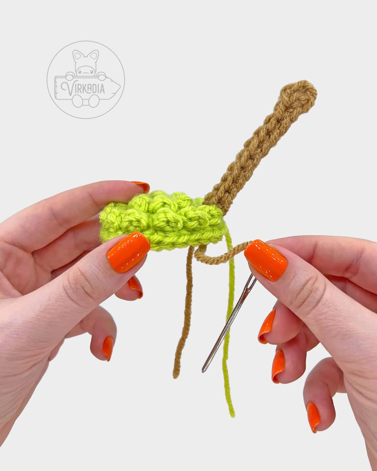 free amigurumi tutorial of how to attach the spoon