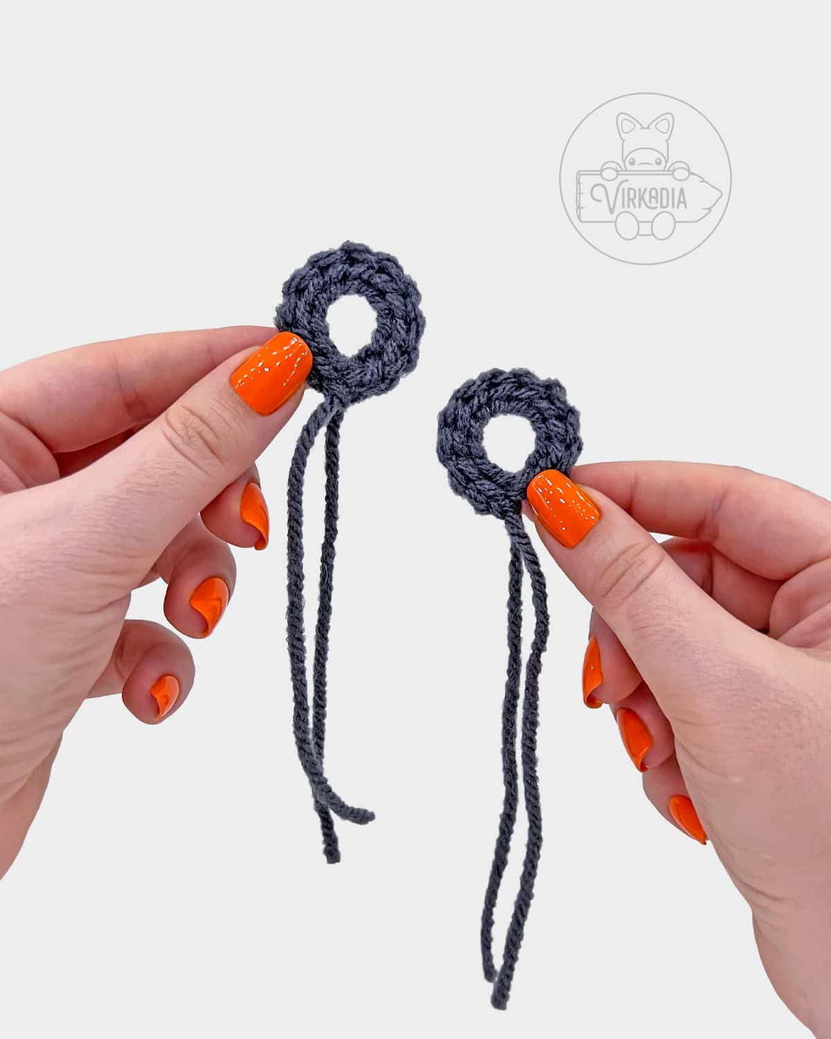 free amigurumi tutorial of how the handles should look