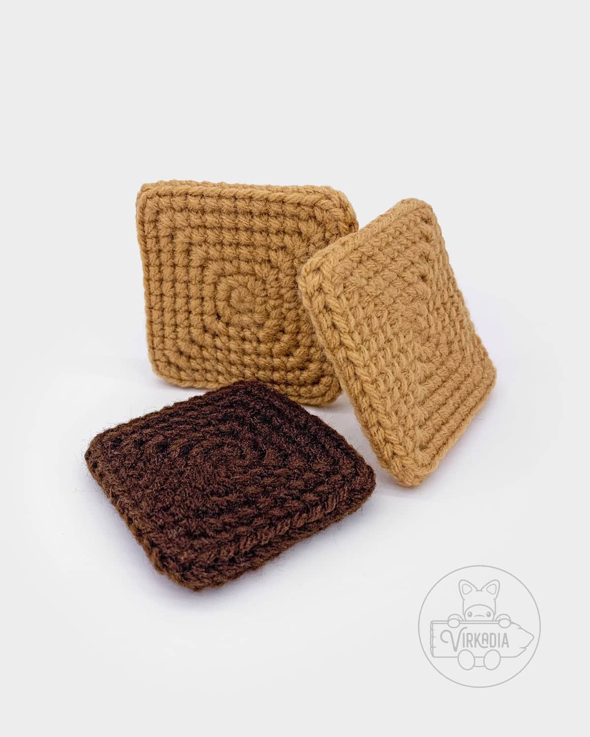 free crochet s'more amigurumi tutorial of how the finished chocolate and graham crackers should look