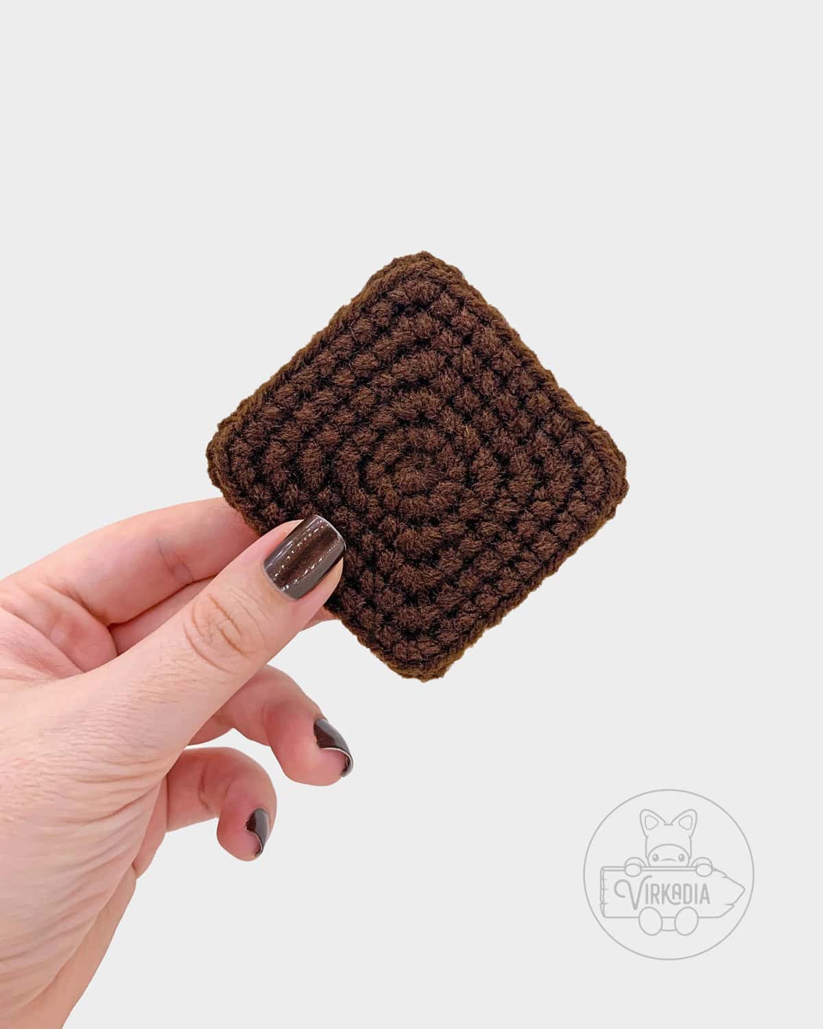 free crochet s'more amigurumi tutorial of how the finished chocolate should look