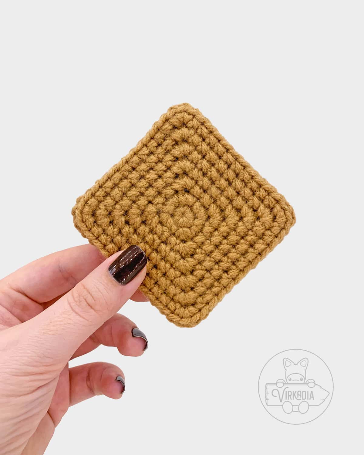 free crochet s'more amigurumi tutorial of how the finished graham cracker should look