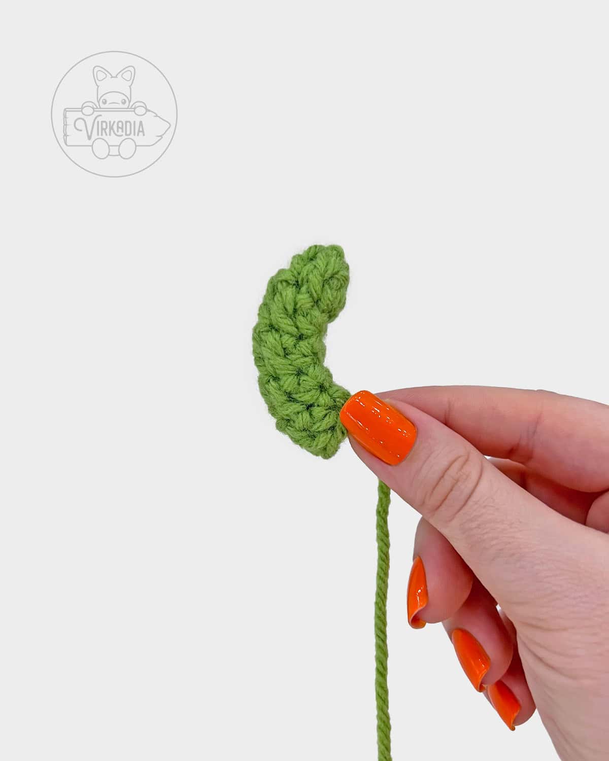 free amigurumi pattern tutorial of how the leg should look