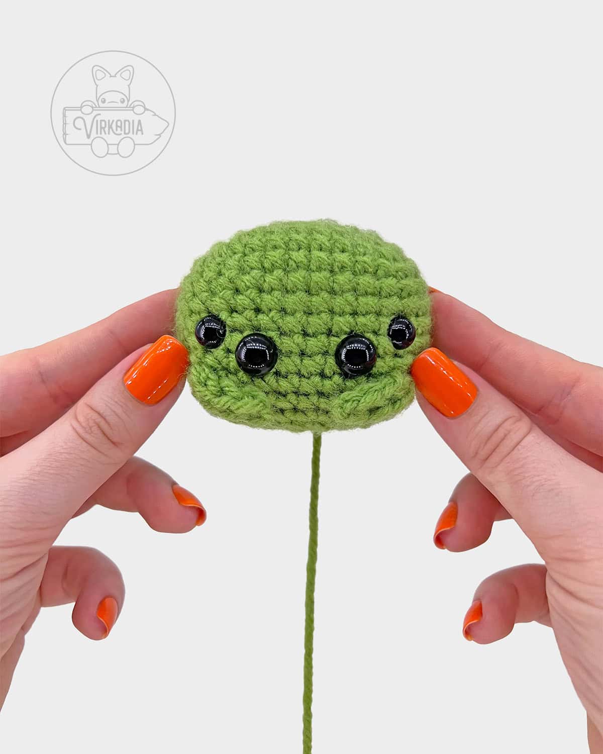 free crochet spider amigurumi pattern tutorial of how the face should look