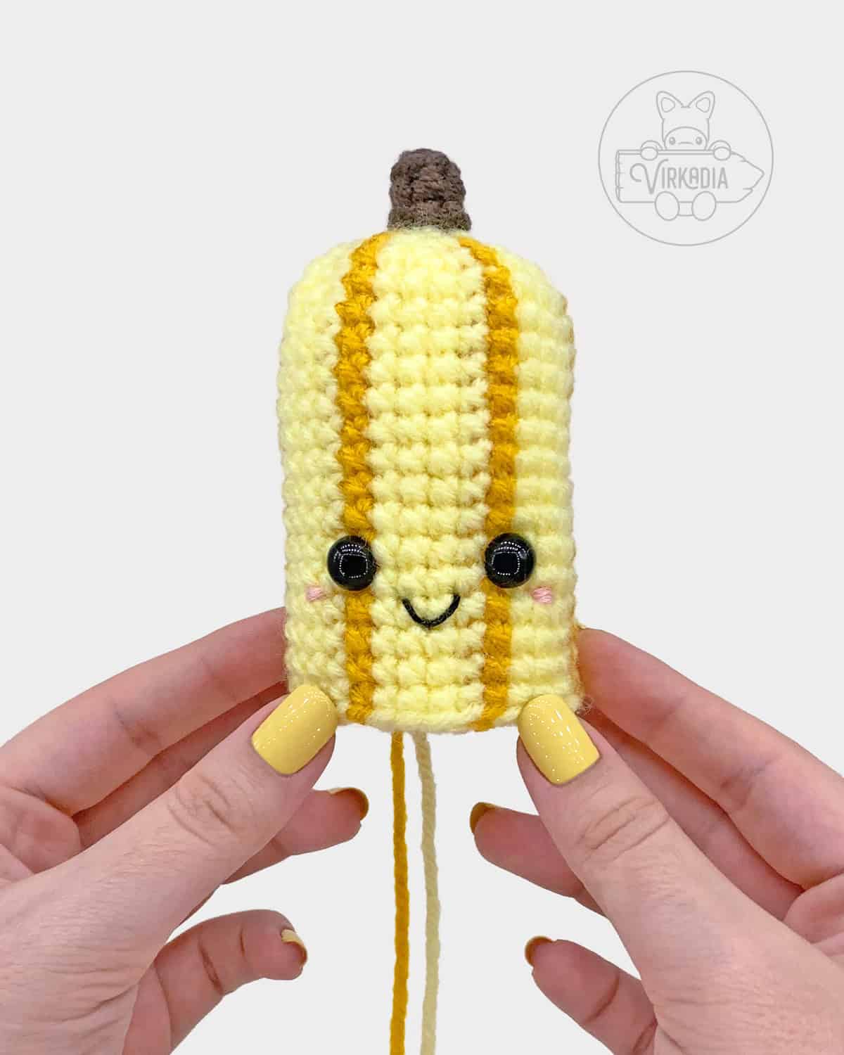 free crochet squash amigurumi pattern tutorial of where to embroider the face