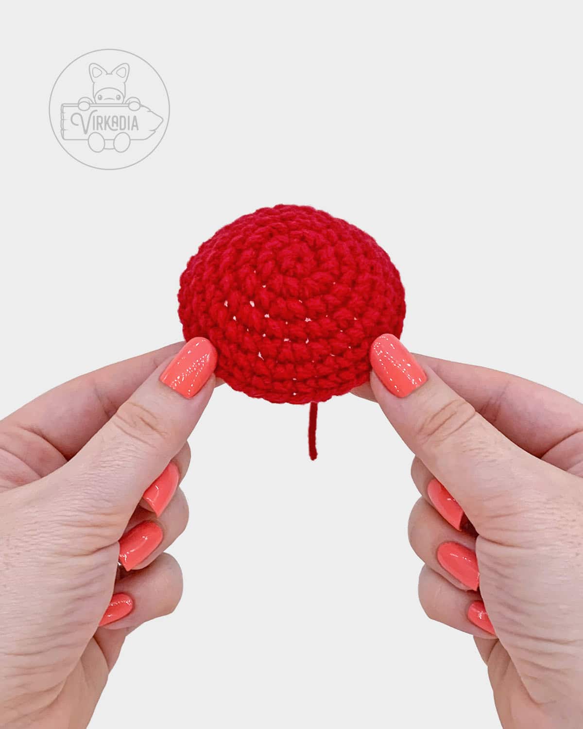free amigurumi pattern tutorial of how the top of the fruit should look