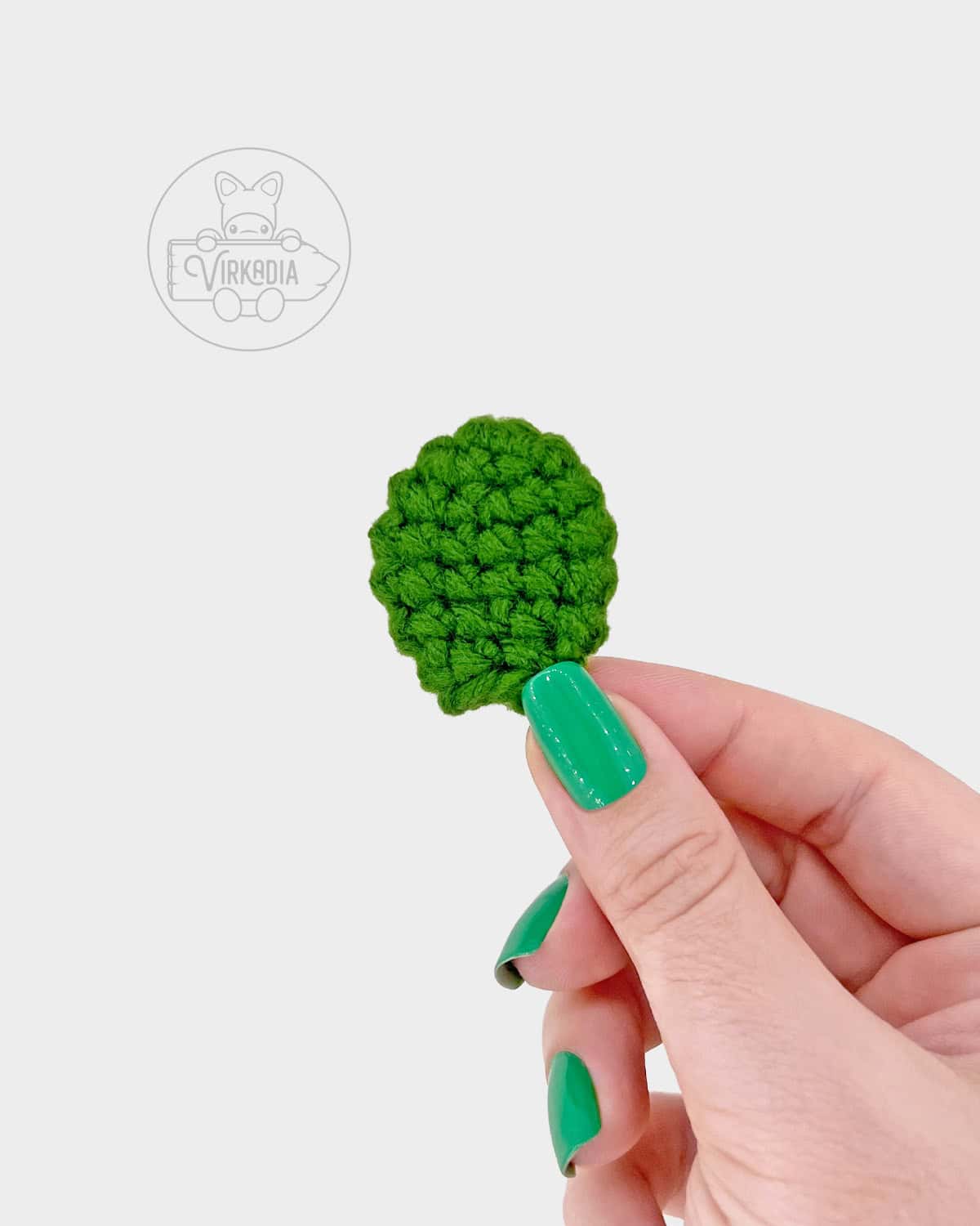 crochet succulent amigurumi pattern tutorial of how the medium leaf should look