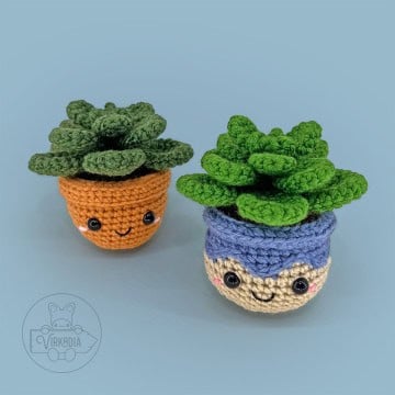 free crochet succulent amigurumi plushies for summer decorations, DIY gifts, spring crafts, and plant decor