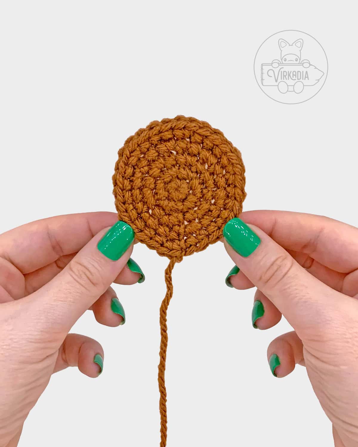 free crochet sunflower amigurumi pattern tutorial demonstration of how the center of the flower should look