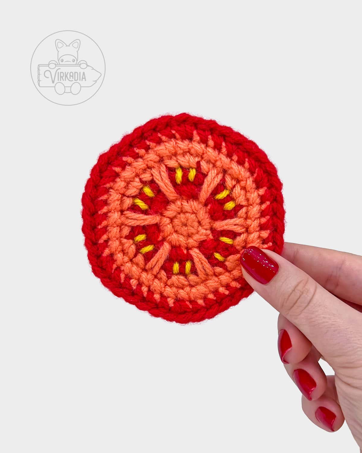 free crochet hamburger amigurumi pattern tutorial of how the tomato slice should look