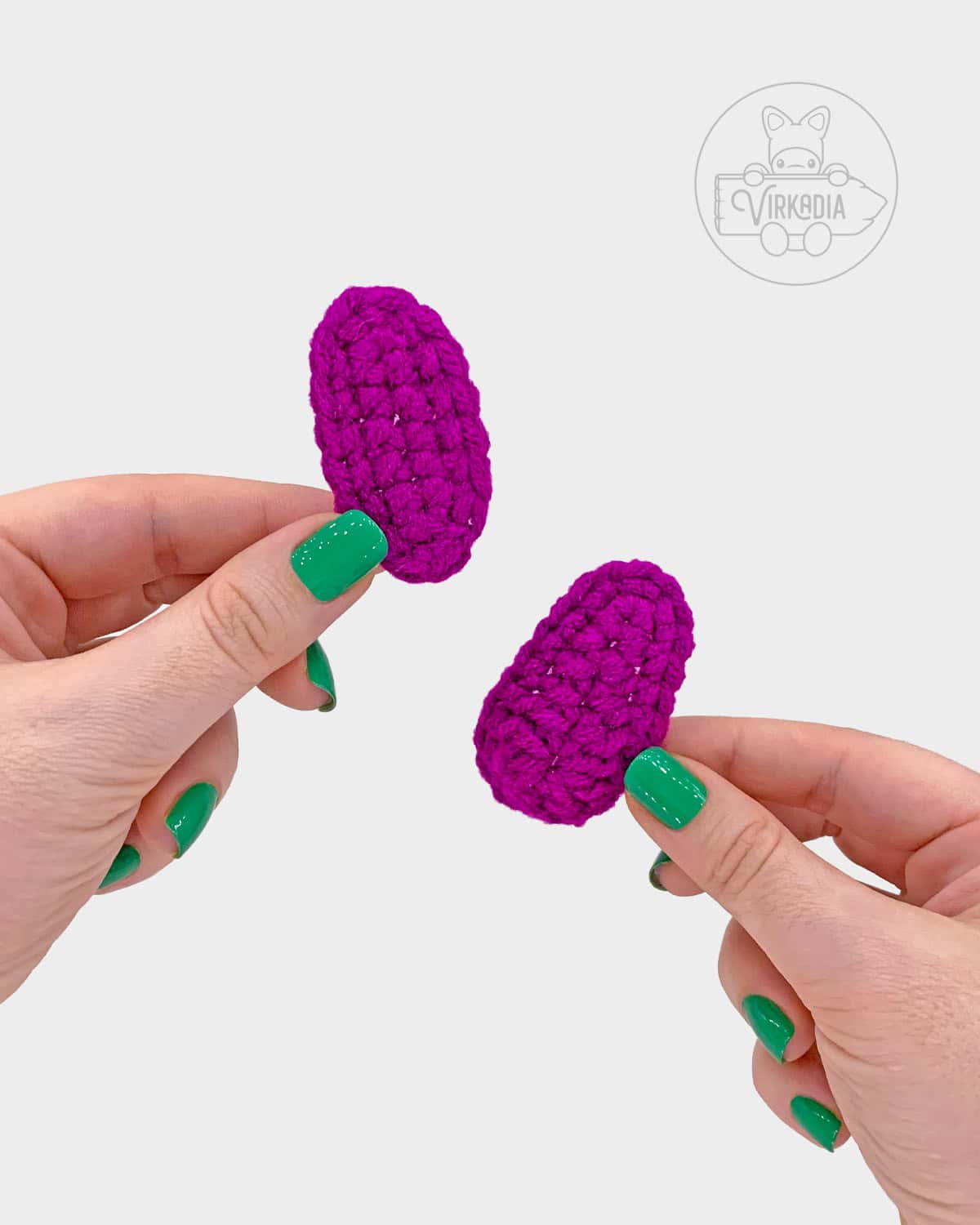 free crochet tulip amigurumi pattern tutorial demonstration of how the petals should look
