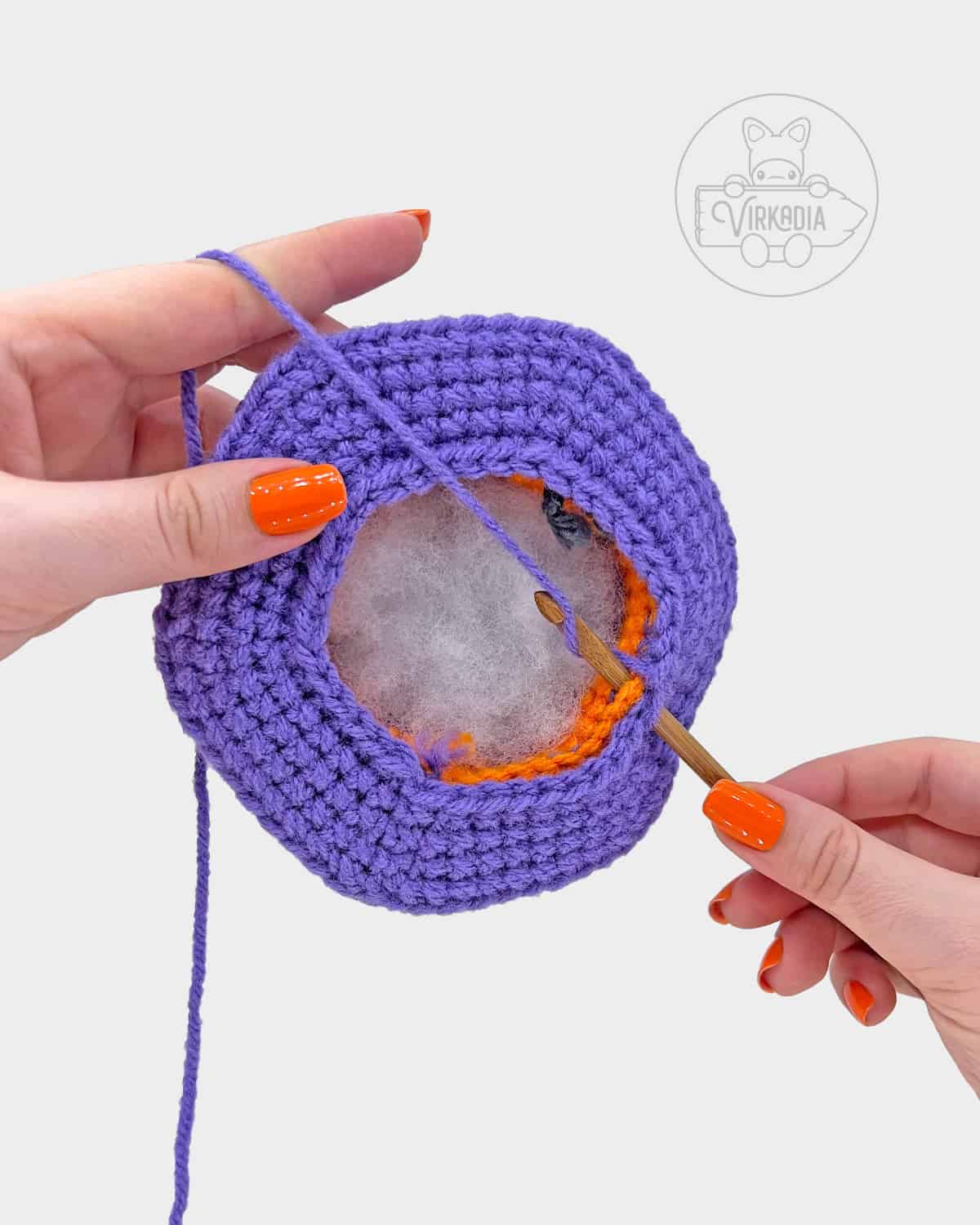 free amigurumi tutorial of how to seal the brim