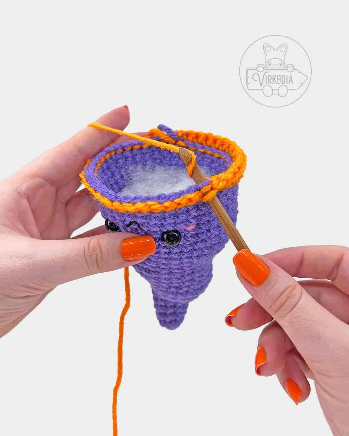 free crochet witch hat amigurumi tutorial of how to change colors